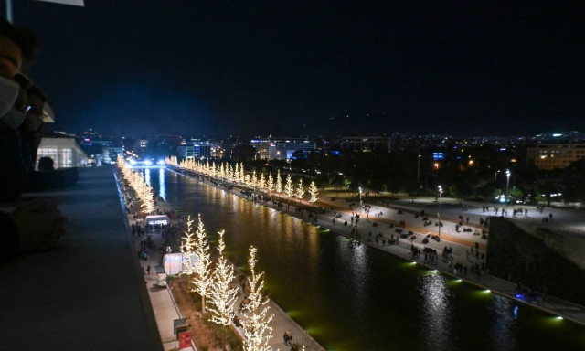 Κορονοϊός - Καλπάζει η θετικότητα: Πού ξεπερνάει το 2% - Πάνω από 10.000 κρούσματα σε παιδιά