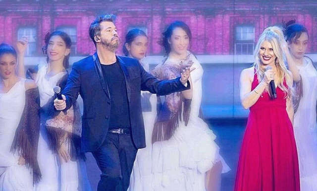 Θετικός στον κορονοϊό ο Χάρης Βαρθακούρης – Τι θα γίνει με τον τελικό του «Just the 2 of Us»