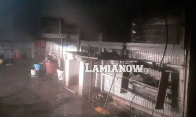 Φθιώτιδα: Παρανάλωμα του πυρός παράπηγμα που χρησιμοποιούνταν για διαμονή εργατών