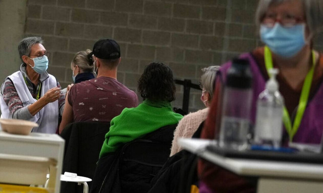 Κορονοϊός: Ολλανδοί σε «lockdown» συρρέουν στο Βέλγιο για να διασκεδάσουν