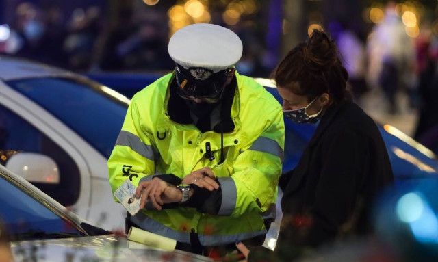 Κορονοϊός: 80.000 έλεγχοι με 4 συλλήψεις, 4 αναστολές λειτουργίας καταστημάτων και 491 πρόστιμα