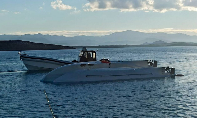 Πάρος: Σε μετανάστη που επέβαινε στο ιστιοφόρο που ανετράπη ανήκει η σορός που εντοπίστηκε