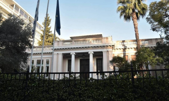 Στο «τραπέζι» πακέτο παρεμβάσεων για Όμικρον και ανατιμήσεις