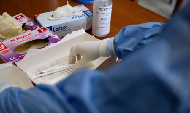 Greece is among the top 5 countries in Europe in tests, Economou says