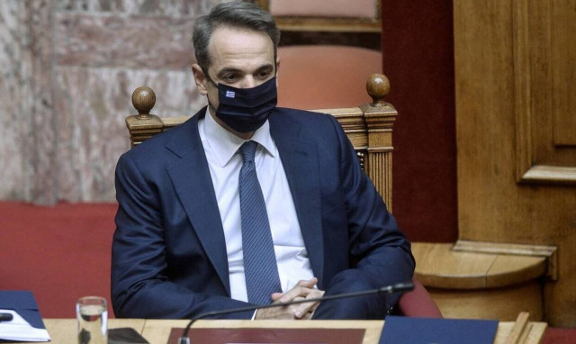 PM Mitsotakis in New Year's message: Challenging times can be overcome by being united and careful