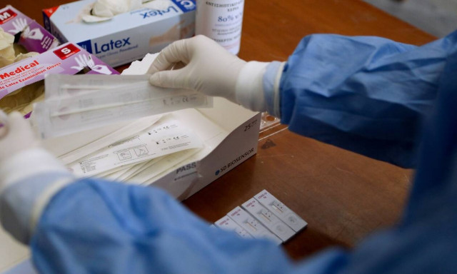 Μετάλλαξη Όμικρον: Τα 5 πιο κοινά συμπτώματα - Ποια εμφανίζονται πιο σπάνια