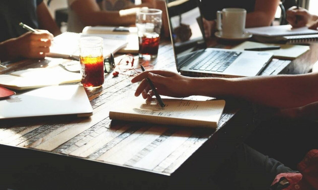 «Πρώτο Ένσημο» από σήμερα: Πώς θα λειτουργεί το πρόγραμμα - Ποιους αφορά