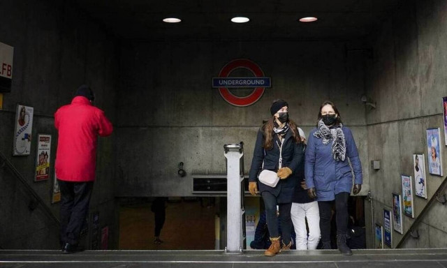 Βρετανία – Κορονοϊός: Ο κίνδυνος νοσηλείας με την Όμικρον είναι περίπου το 1/3 εκείνου της Δέλτα