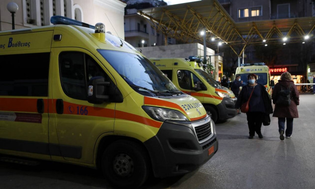 Μπουλμπασάκος στο Newsbomb.gr: Γεμάτες οι ΜΕΘ του Ευαγγελισμού – Πρώτη φορά νοσούν τόσοι γιατροί