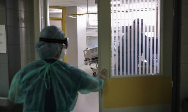 Δύσκολη η κατάσταση στο νοσοκομείο Χαλκίδας: Γιατρός θετικός στον κορονοϊό παρέμεινε στη βάρδια του