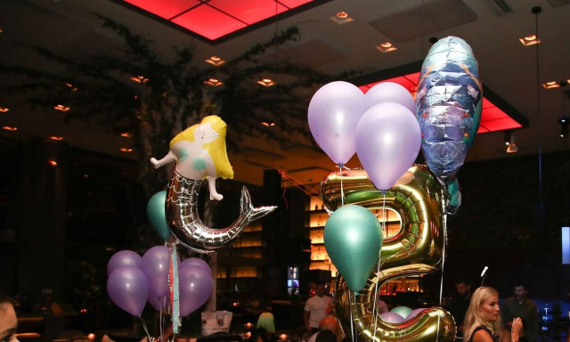 Θεσσαλονίκη: Συλλήψεις και πρόστιμο 5.000 ευρώ για το κορονο-ρεβεγιόν στις τουαλέτες μπαρ