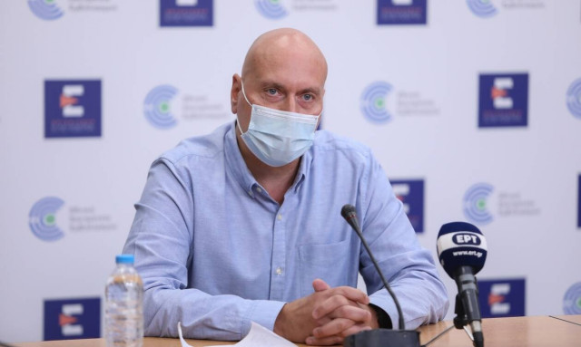 Εμβολιασμός: Live η ενημέρωση από το υπουργείο Υγείας - Στο επίκεντρο η μετάλλαξη Όμικρον