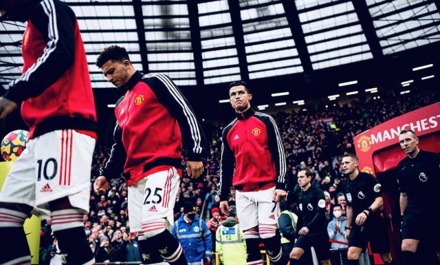 Tα φώτα στο «Ολντ Τράφορντ» και την εμβόλιμη αγωνιστική στην Superleague