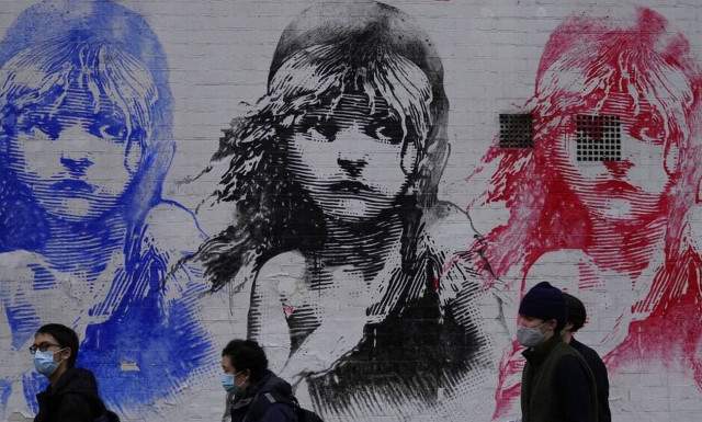 Μετάλλαξη Όμικρον: Παρακάμπτει με μεγαλύτερη αποτελεσματικότητα την ανοσία των εμβολιασμένων