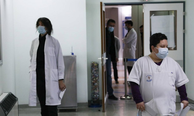 Άνοιγμα σχολείων: «Δεν πρέπει να ανοίξουν», λένε οι ειδικοί - Τα 4 σενάρια για τη λειτουργία τους