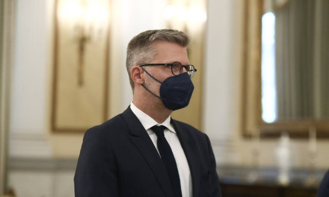 Minister of State Akis Skertsos tests positive for Covid-19