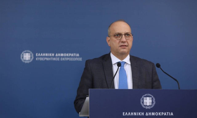 The data are constantly evaluated and decisions are taken without delay, Economou says