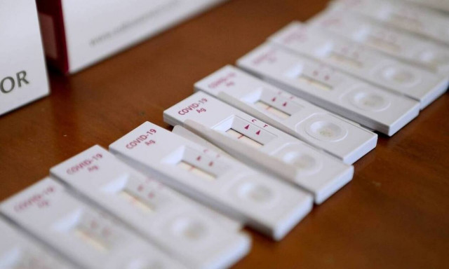 Gov't should provide PCR & rapid tests for free, main opposition Syriza says