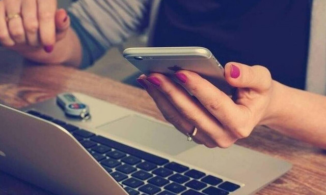 Φθηνότερη για όλους από 1η Ιανουαρίου η κινητή και η καρτοκινητή τηλεφωνία