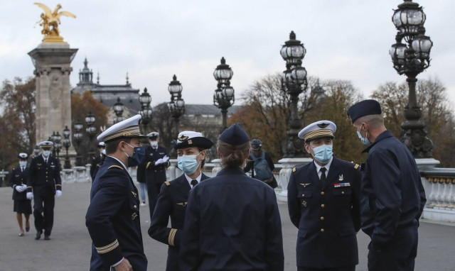 Γαλλία: Σταμάτησε προσωρινά η συζήτηση για το πιστοποιητικό εμβολιασμού στη Βουλή