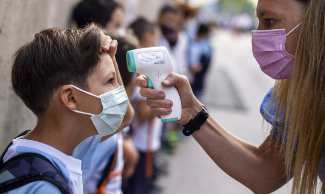 Ισπανία - Κορονοϊός: Οι μαθητές επιστρέφουν στα σχολεία μετά τις διακοπές των Χριστουγέννων