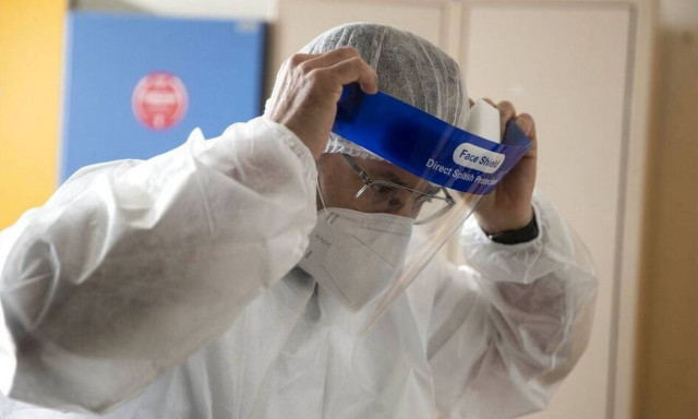 Τσακρής: Η Όμικρον είναι ένας καινούριος ιός - Βρέθηκε νέα παραλλαγή του κορονοϊού στη Γαλλία