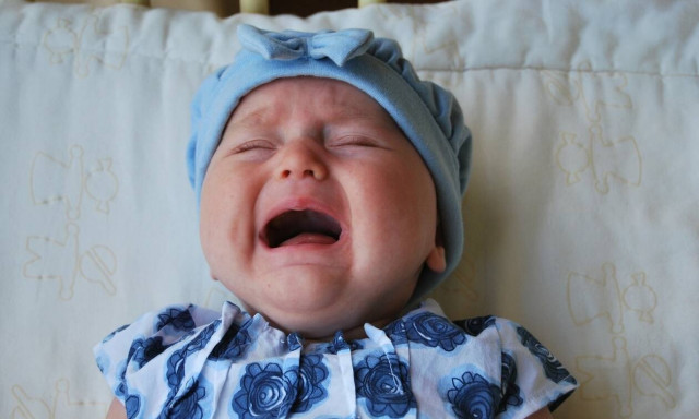 Ηράκλειο: Από το κλάμα του μωρού βρήκαν τα 1.300 ευρώ στην πάνα - Σύζυγος πρώην βουλευτή το θύμα