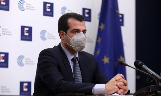 Πλεύρης: Rapid test για άδεια από την εργασία - Πιστοποιητικό νόσησης με PCR για μη εμβολιασμένους