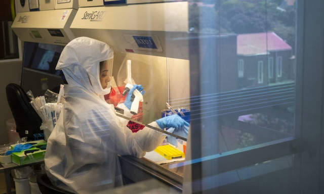 ΠΟΥ: Η Όμικρον μπορεί να προκαλέσει πιο επικίνδυνες παραλλαγές της Covid-19