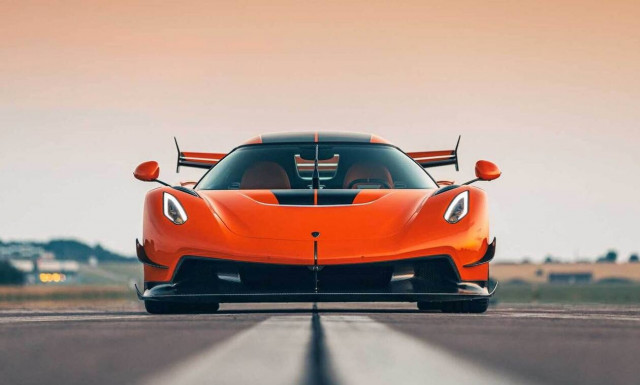 Ακούστε το Koenigsegg Jesko να ανεβάζει στροφές (vid)