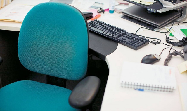 Εργαζόμενοι με κορονοϊό: Γιατί είναι απαραίτητη η ιατρική γνωμάτευση – Πώς θα πληρώνεται η άδεια