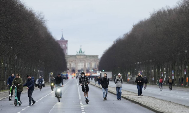 Γερμανία: Το Βερολίνο θέλει να αποφύγει την επιβολή lockdown παρά την άνοδο των κρουσμάτων