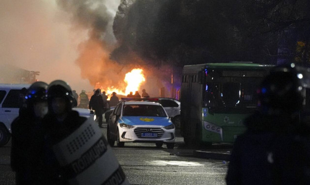 Καζακστάν: Οκτώ νεκροί και 317 τραυματίες στην κρίση του αερίου - Ρωσική επέμβαση θέλει ο Τοκάγεφ