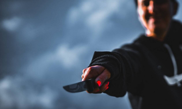 Λάρισα: Άγριος ξυλοδαρμός 49χρονου από νεαρό ληστή που εισέβαλε στο σπίτι του