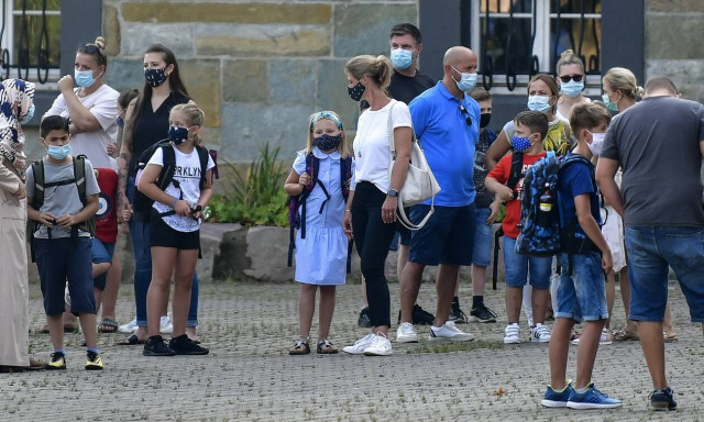 Με μέτρα και προφυλάξεις ανοίγουν τα σχολεία στην Ευρώπη