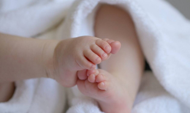 Θρίλερ στο Χαλάνδρι: Εγκατέλειψαν βρέφος λίγων ημερών σε σακβουαγιάζ