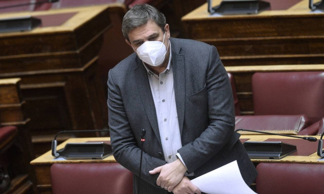 ΣΥΡΙΖΑ: Ερώτηση για την επιτήρηση της πανδημίας και τη συνταγογράφηση δωρεάν μοριακών τεστ