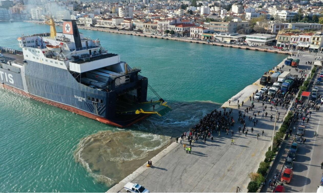 Χίος: Θεοφάνεια στον καταπέλτη - Οι κάτοικοι αντιδρούν στην κατασκευή νέας κλειστής δομής μεταναστών