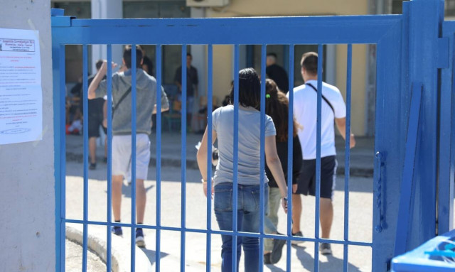 Προβληματισμός στους ειδικούς για το άνοιγμα των σχολείων: 11 εισαγωγές παιδιών με covid