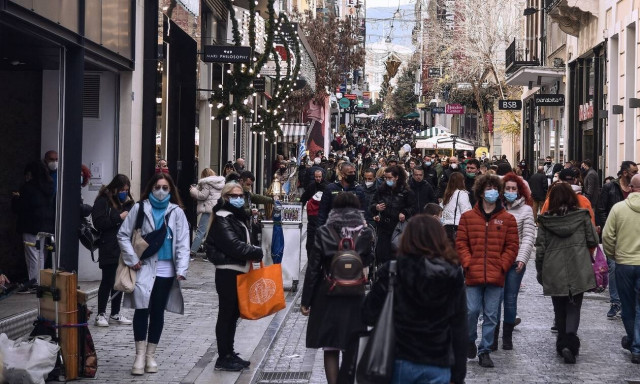 Xειμερινές εκπτώσεις 2022: Πρεμιέρα τη Δευτέρα με αυστηρή τήρηση των μέτρων για την πανδημία