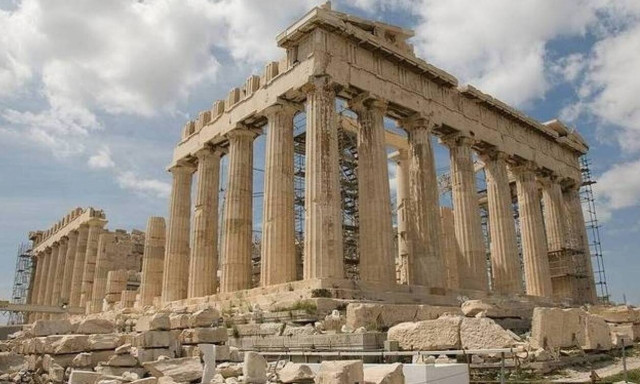 Ο Παρθενώνας και τα σκουπίδια της… ελευθεριότητας