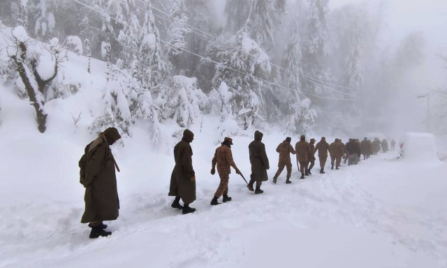 Πακιστάν: Δεκάδες νεκροί απο την κακοκαιρία - Παγιδεύτηκαν στα αυτοκίνητά τους εν μέσω χιονοθύελλας