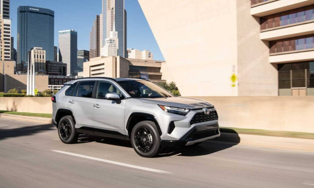 H Τoyota πήρε το στέμμα στις ΗΠΑ από την GM μετά από 90 χρόνια!