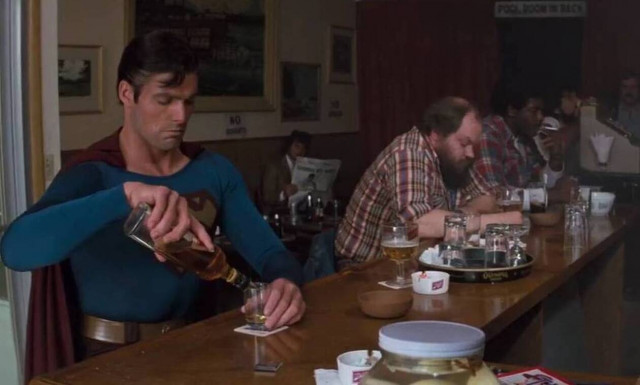 Πώς θα πίνεις όλο το βράδυ χωρίς να μεθάς ποτέ σου