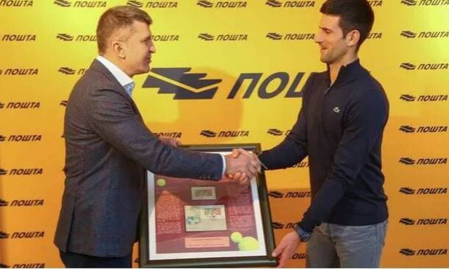 Νόβακ Τζόκοβιτς: Eμφανίστηκε χωρίς μάσκα σε δημόσια εκδήλωση μετά τη διάγνωσή του με Covid-19