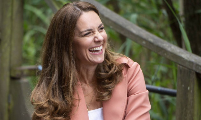 Κέιτ Mίντλετον: Η «βασίλισσα σε αναμονή» γιορτάζει τα 40 - Τα τρία νέα λαμπερά πορτρέτα