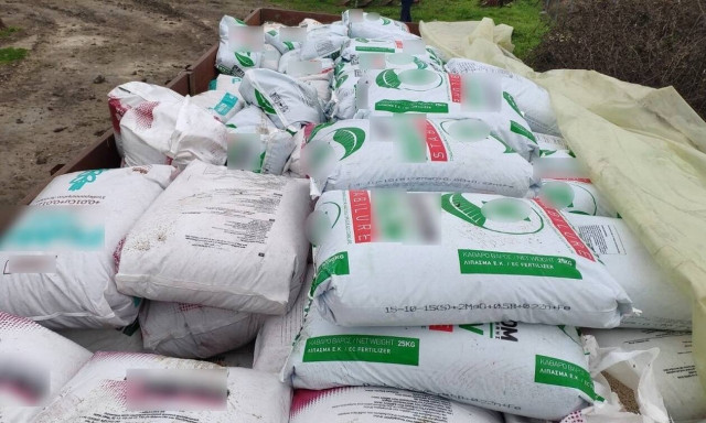 Κιλκίς: Μητέρα με τους γιους της έκλεψαν πάνω από 26 τόνους λιπάσματος (pics)