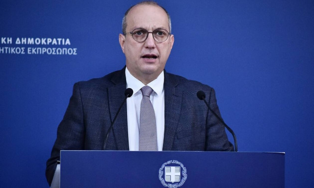 Οικονόμου για σχολεία: 850 προσλήψεις για κενά εκπαιδευτικών, διαθέσιμη και η τηλεκπαίδευση