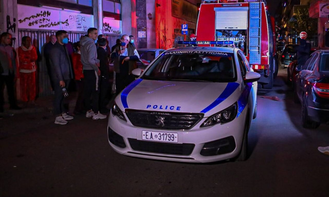 Καταδρομική επίθεση 30 χούλιγκαν στον Κολωνό – Στο νοσοκομείο ένας οπαδός