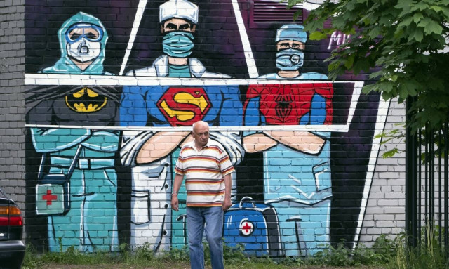 Ανάλυση: Λιγότερο επικίνδυνος ο κορονοϊός καθώς εξελίσσεται; Η απάντηση που προβληματίζει